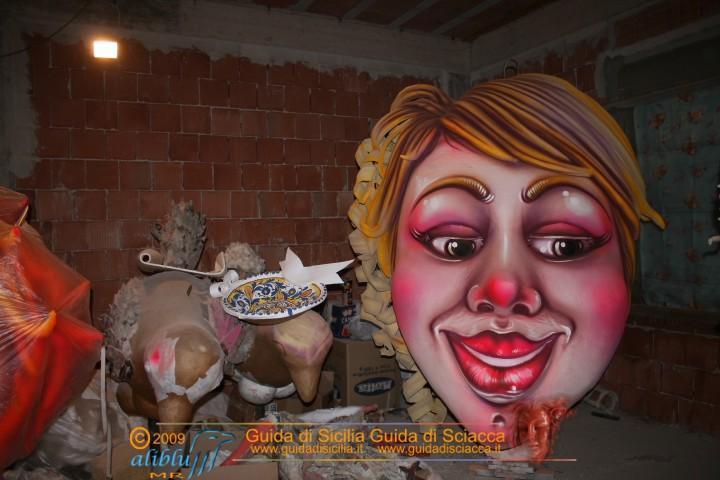 Costruzione_Carri_Carnevale_0082.JPG