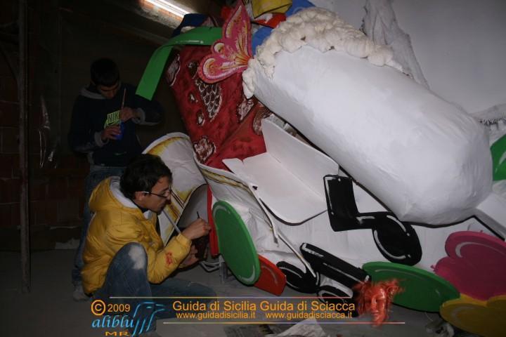 Costruzione_Carri_Carnevale_0084.JPG