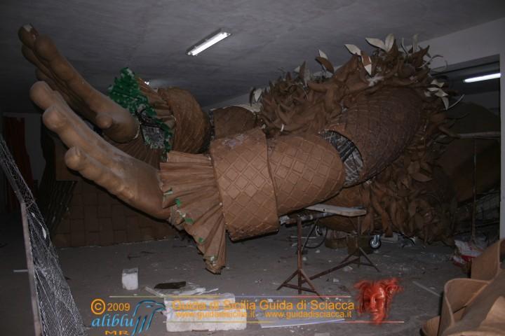Costruzione_Carri_Carnevale_0088.JPG